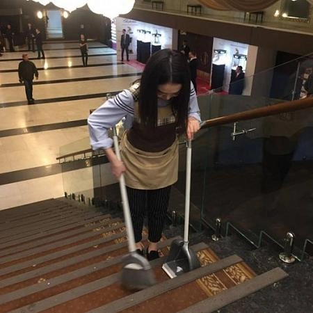 Уборка во время выставки