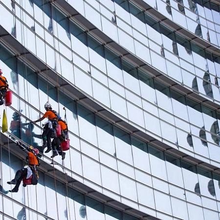 Мойка фасадов бизнес-центра в Москве